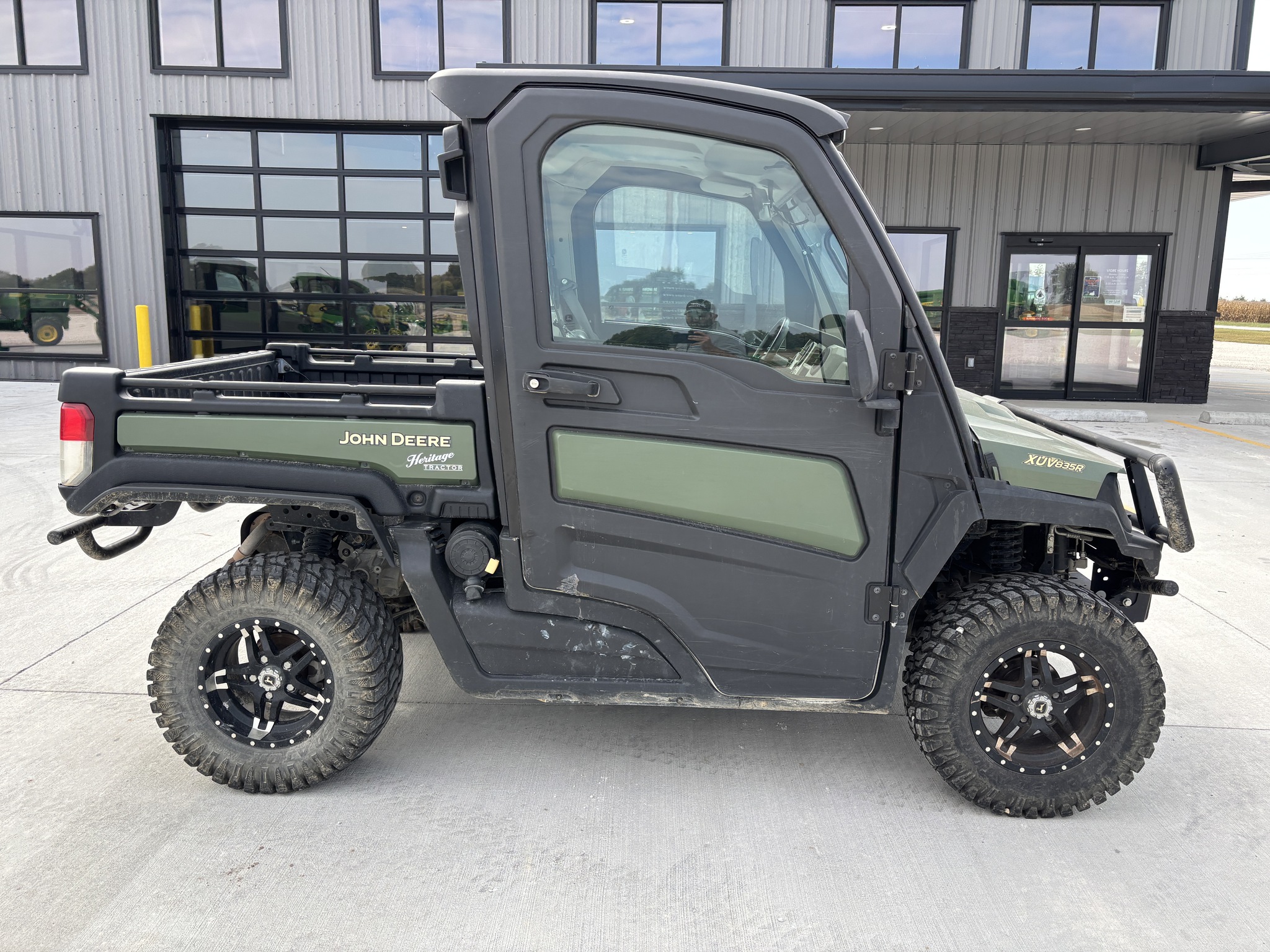  2023 John Deere XUV 835R at Heritage Tractor in Rockport, IL