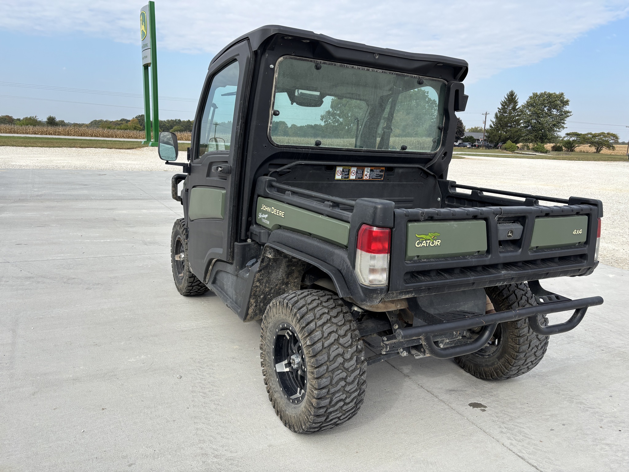  2023 John Deere XUV 835R at Heritage Tractor in Rockport, IL