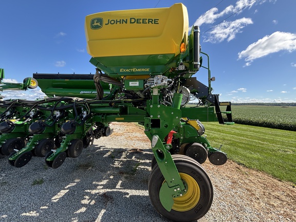 Used 2025 John Deere 1775 Planters: Drawn at Koenig Equipment in Urbana, OH - Photo4