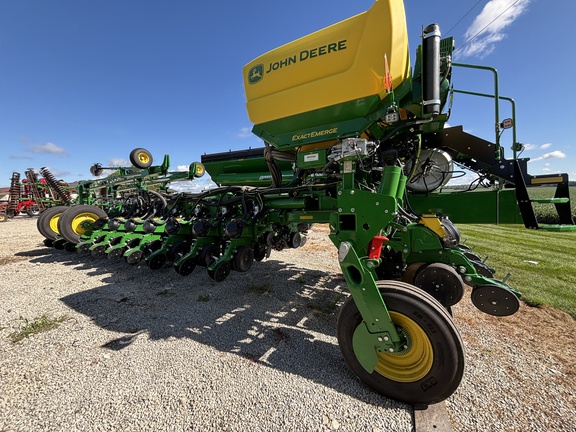 Used 2025 John Deere 1775 Planters: Drawn at Koenig Equipment in Urbana, OH - Photo3