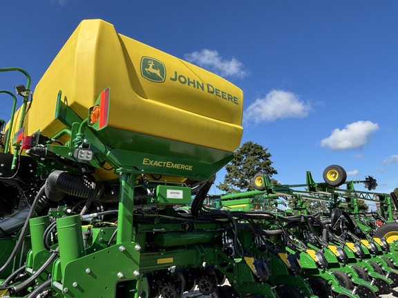Used 2025 John Deere 1775 Planters: Drawn at Koenig Equipment in Urbana, OH - Photo7