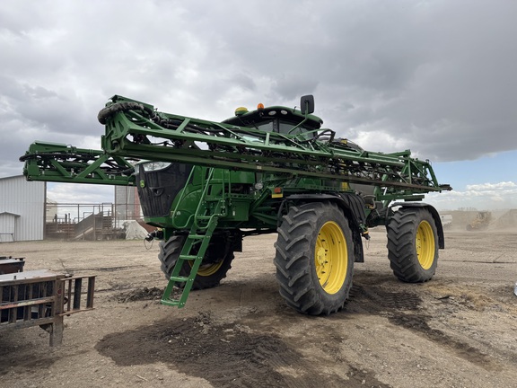 Used 2018 John Deere R4045 Self Propelled Sprayers at Horizon Ag & Turf in Edmonton West, AB - Photo2