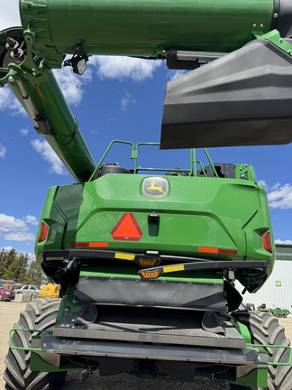 Used 2023 John Deere X9 1100 Combines at Horizon Ag & Turf in Warburg, AB - Photo9