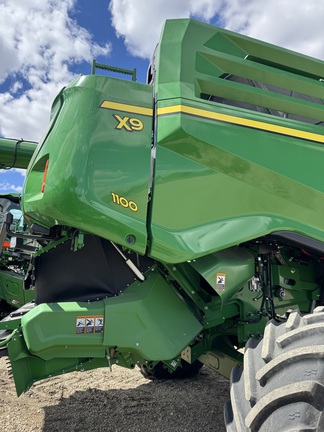 Used 2023 John Deere X9 1100 Combines at Horizon Ag & Turf in Warburg, AB - Photo7