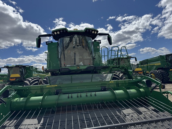 Used 2023 John Deere X9 1100 Combines at Horizon Ag & Turf in Warburg, AB - Photo3