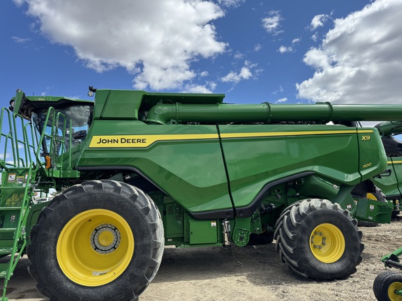  John Deere X9 1100