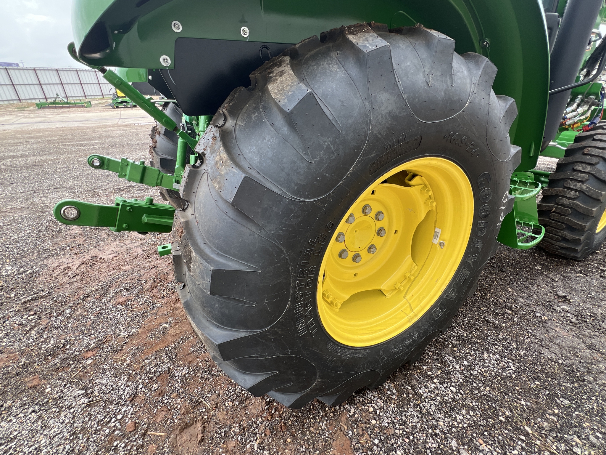 2024 John Deere 5060E Premium Cab Image 24