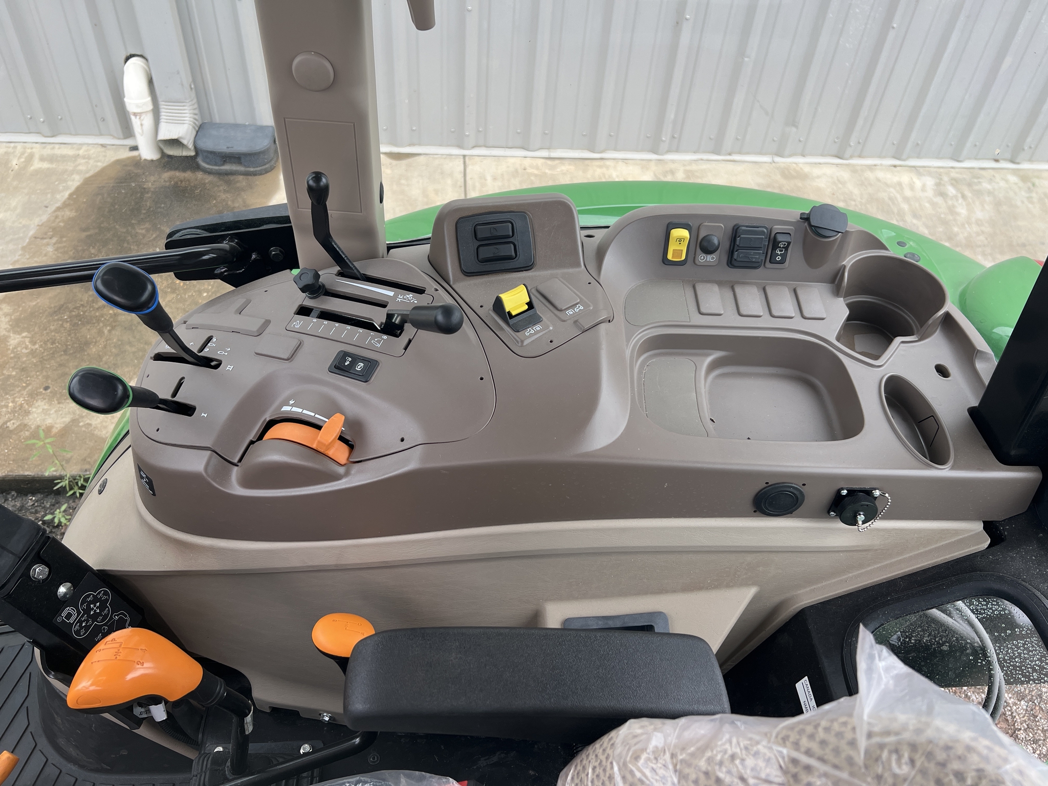 2024 John Deere 5060E Premium Cab Image 11
