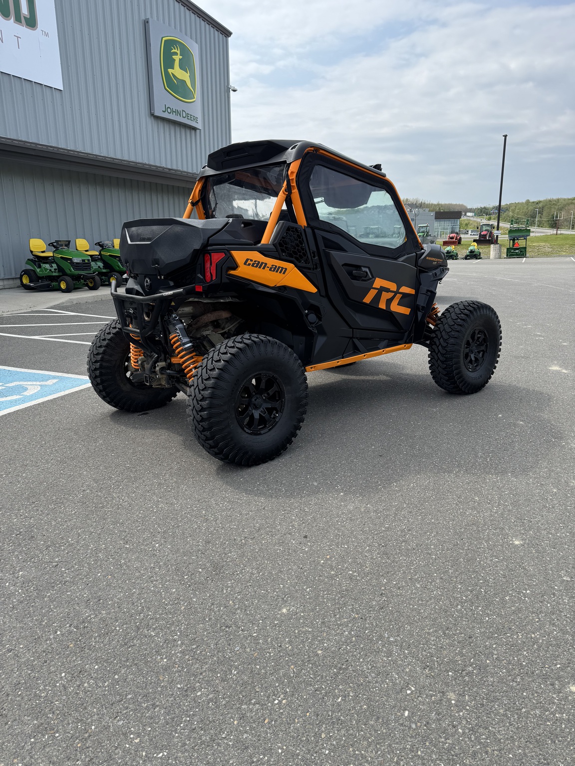 2020 Can-Am MAVERICK SPORT XRC 1000R Image 6