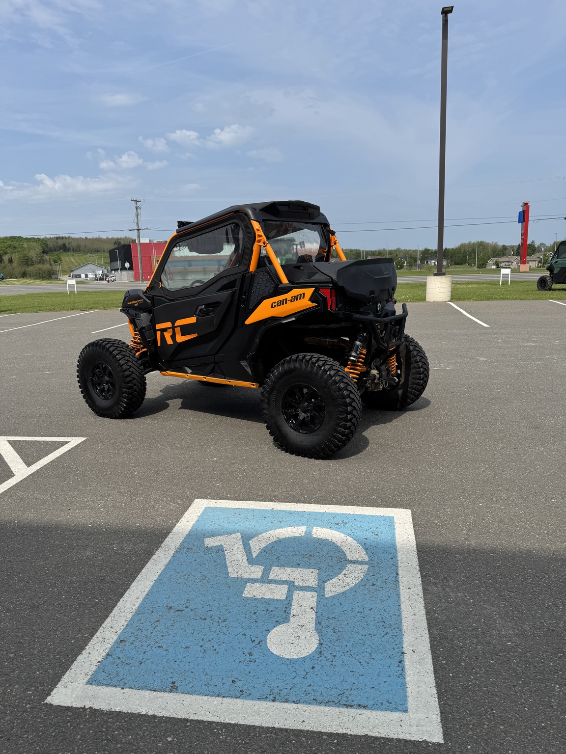 2020 Can-Am MAVERICK SPORT XRC 1000R Image 3