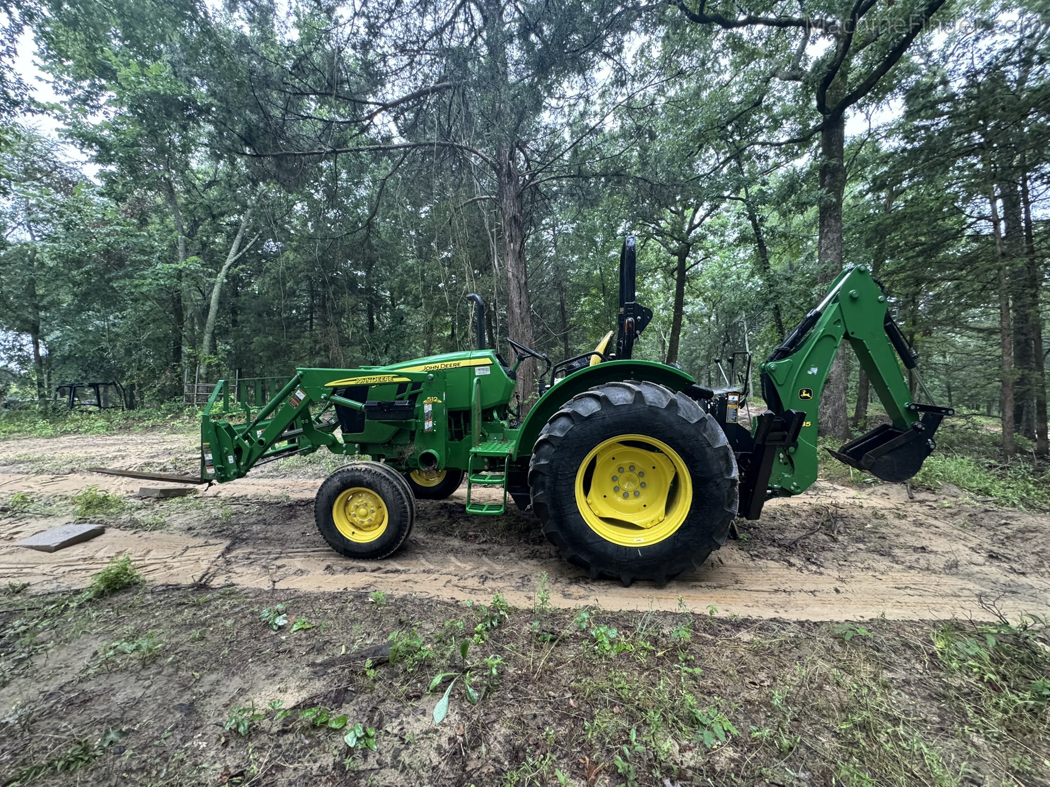 2022 John Deere 5075E Image 1