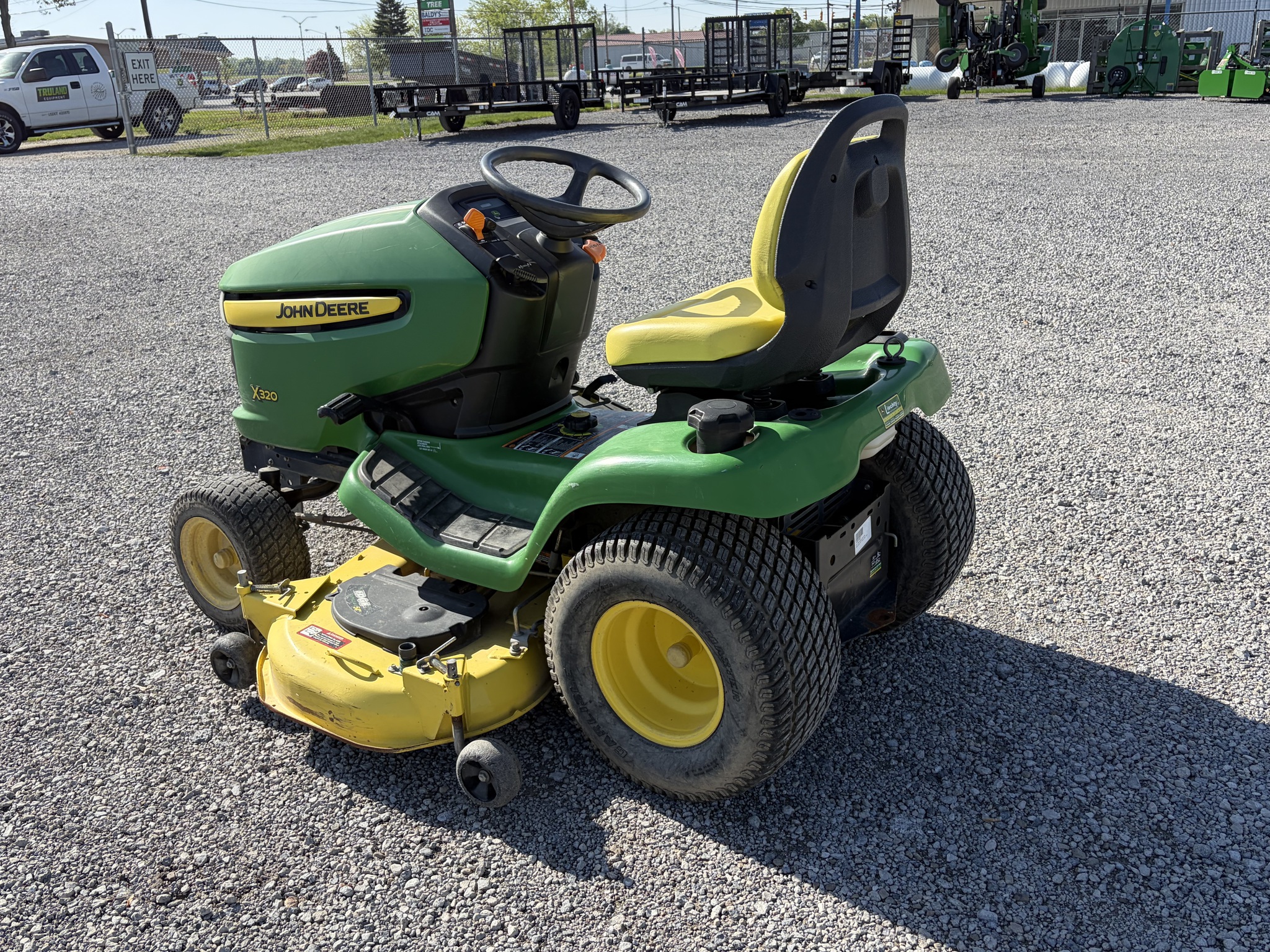 2012 John Deere X320 Image 3