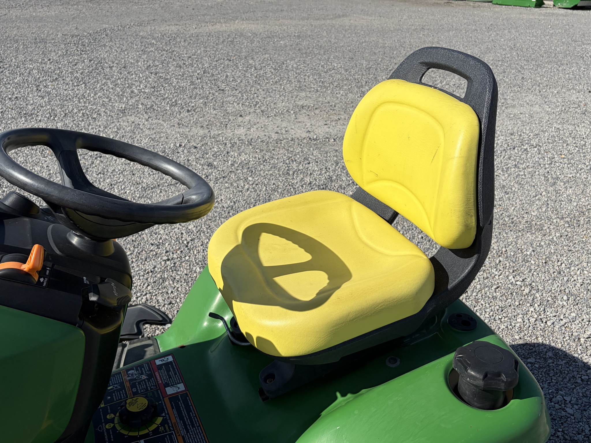 2012 John Deere X320 Image 10
