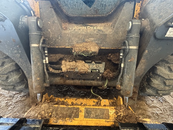 2024 John Deere 330G - Photo2