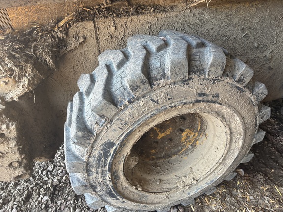 2024 John Deere 330G - Photo5