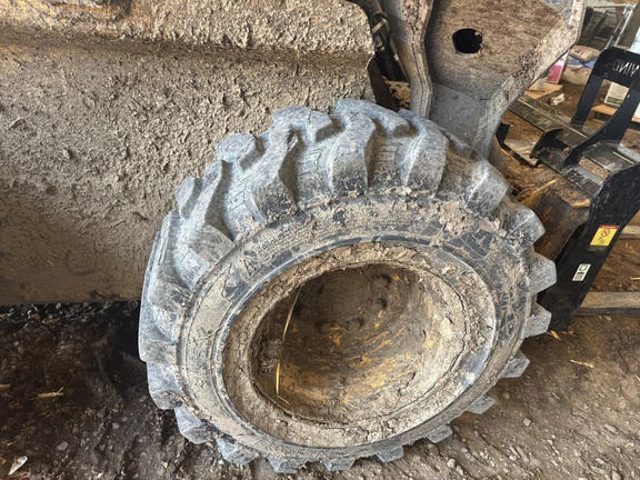 2024 John Deere 330G - Photo6