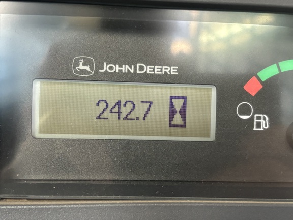 2024 John Deere 330G - Photo8