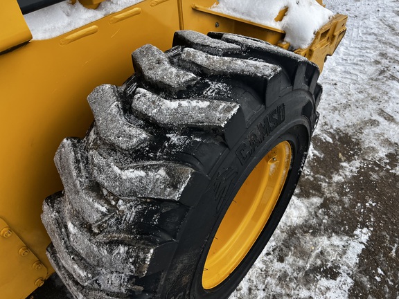 2024 John Deere 330G - Photo11