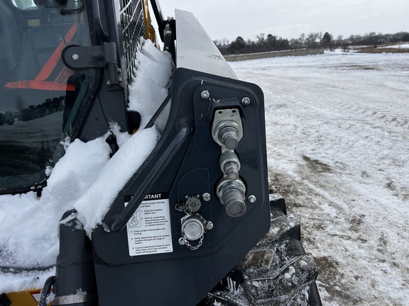 2024 John Deere 330G - Photo22