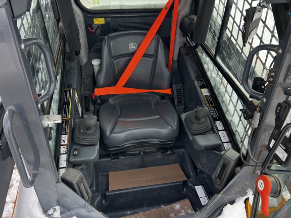 2024 John Deere 330G - Photo23