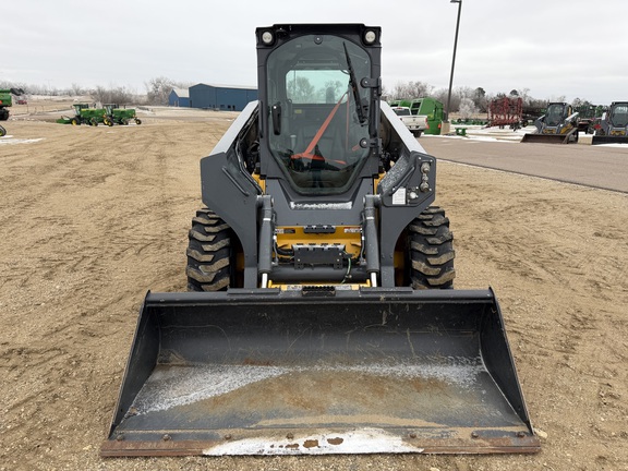 2024 John Deere 330G - Photo8