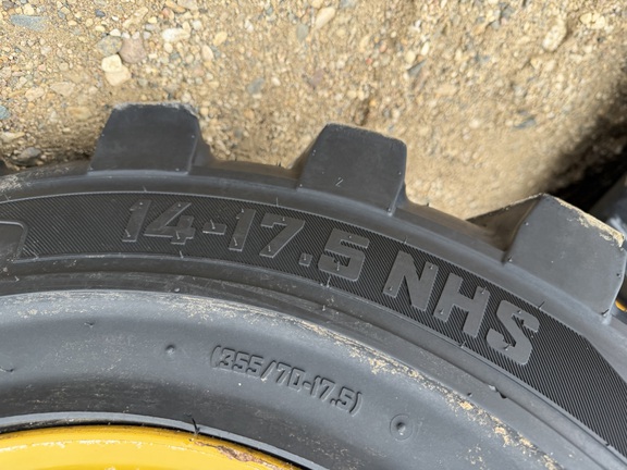 2024 John Deere 330G - Photo9