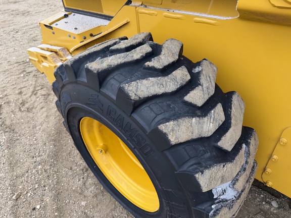 2024 John Deere 330G - Photo13