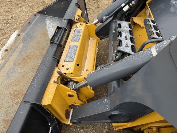 2024 John Deere 330G - Photo20