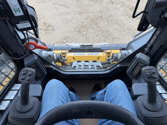 2024 John Deere 330G - Photo26