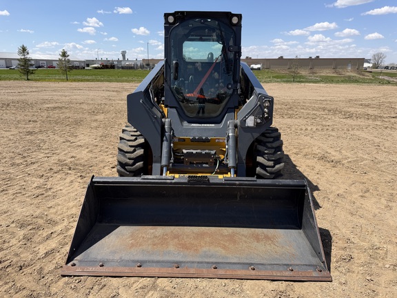 2024 John Deere 330G - Photo8