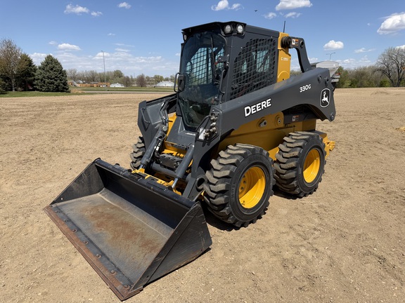 2024 John Deere 330G - Photo7
