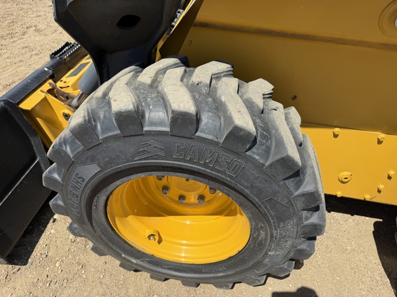 2024 John Deere 330G - Photo10