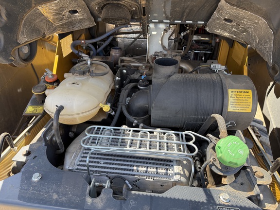 2024 John Deere 330G - Photo17