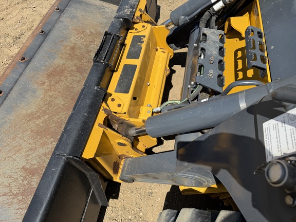 2024 John Deere 330G - Photo19