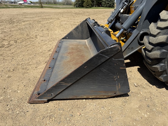 2024 John Deere 330G - Photo20