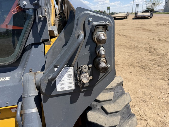 2024 John Deere 330G - Photo23