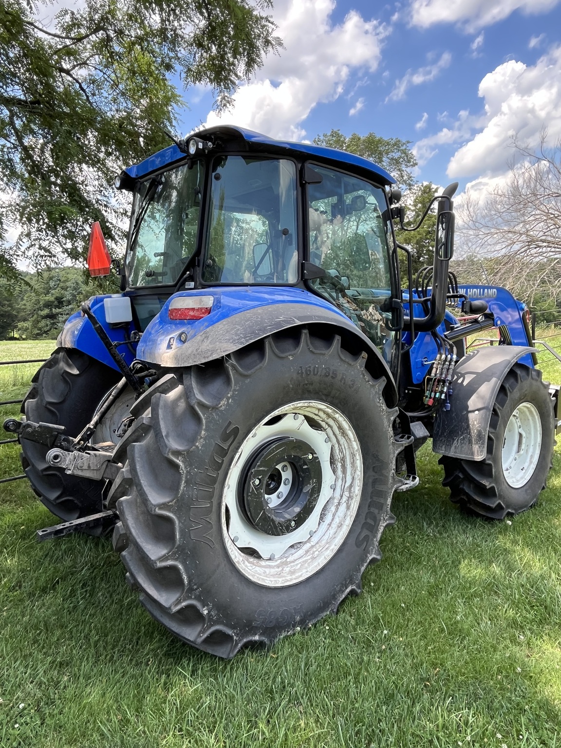 2011 New Holland L225 - Sydenstricker Nobbe Partners
