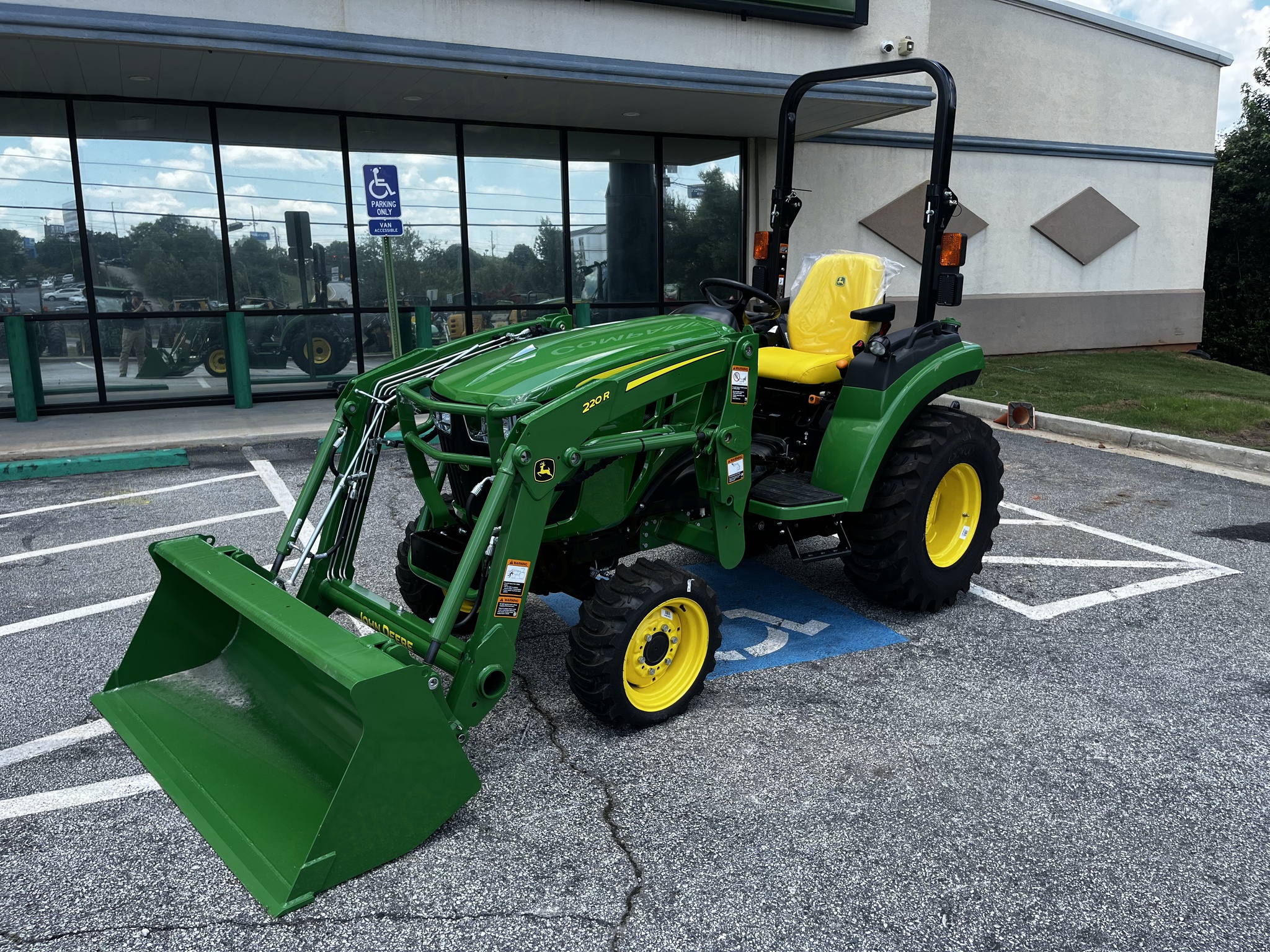 2025 John Deere 2038R Image 2