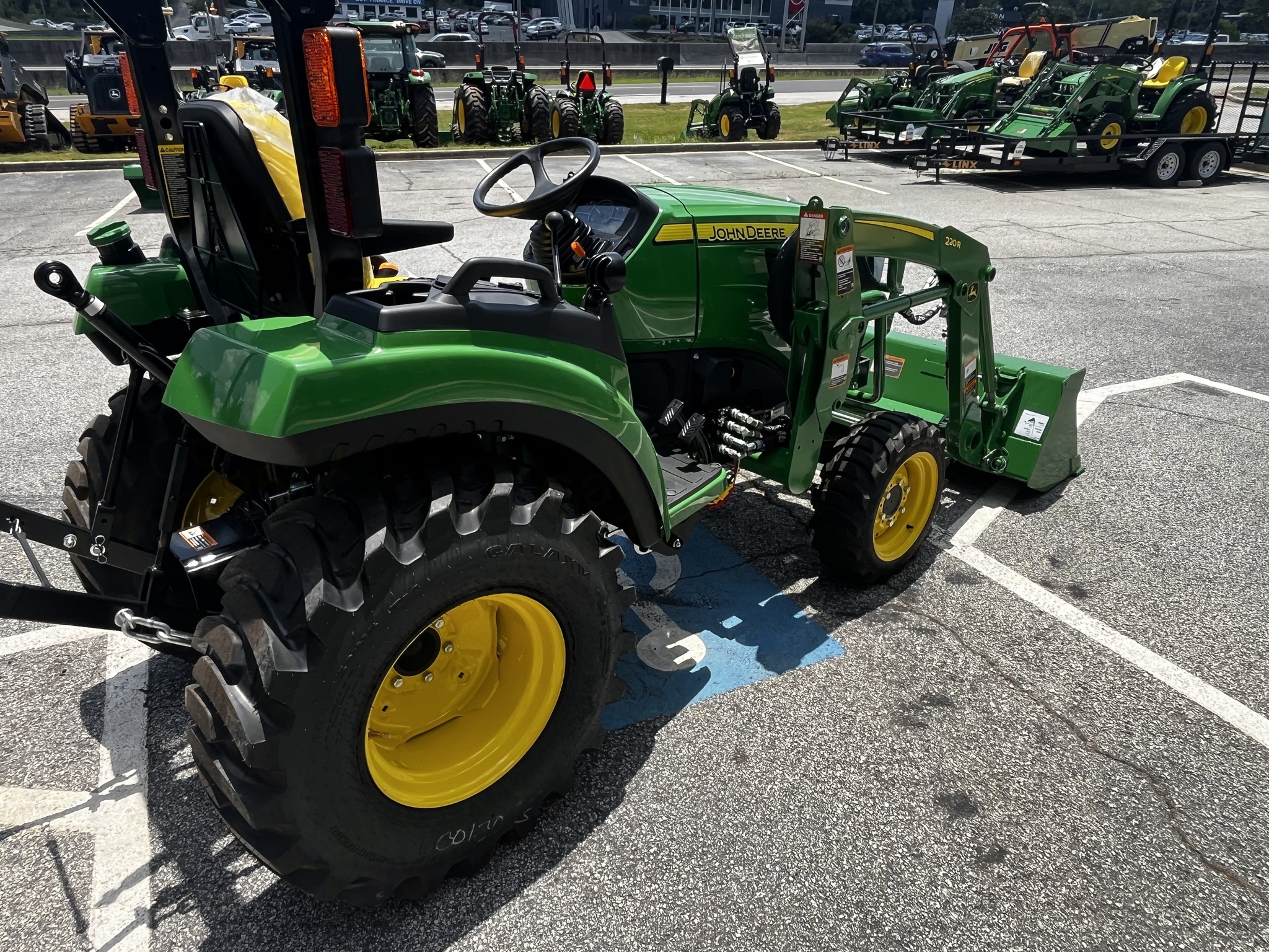 2025 John Deere 2038R Image 3