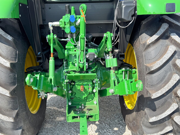 2024 John-Deere 5090E