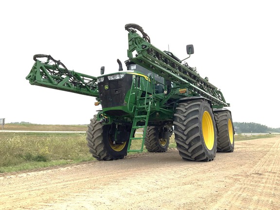 Photo of a 2025 John Deere 616R