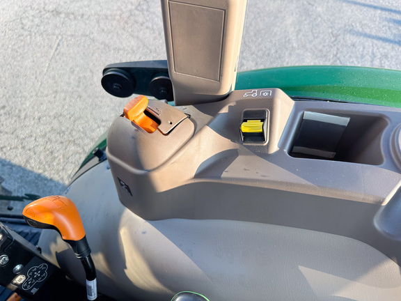 2024 John-Deere 5075E