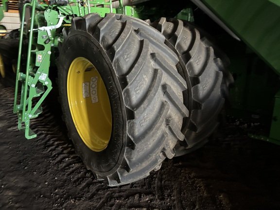 Used 2022 John Deere X9 1000 Combines at Horizon Ag & Turf in Wetaskiwin, AB - Photo6