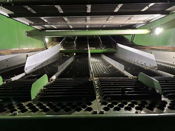 Used 2022 John Deere X9 1000 Combines at Horizon Ag & Turf in Wetaskiwin, AB - Photo33
