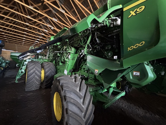 Used 2022 John Deere X9 1000 Combines at Horizon Ag & Turf in Wetaskiwin, AB - Photo3