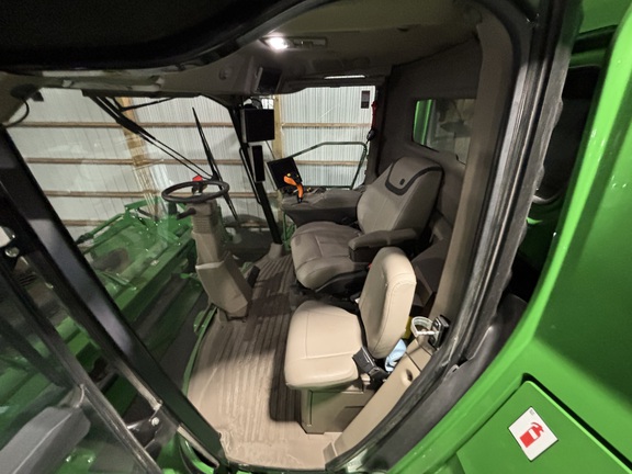 Used 2022 John Deere X9 1000 Combines at Horizon Ag & Turf in Wetaskiwin, AB - Photo23