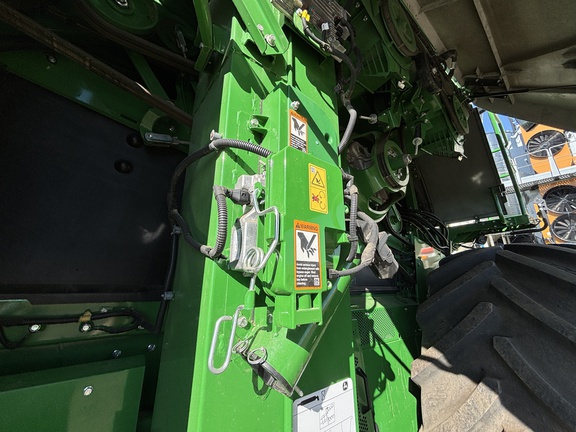 Used 2022 John Deere X9 1000 Combines at Horizon Ag & Turf in Wetaskiwin, AB - Photo8