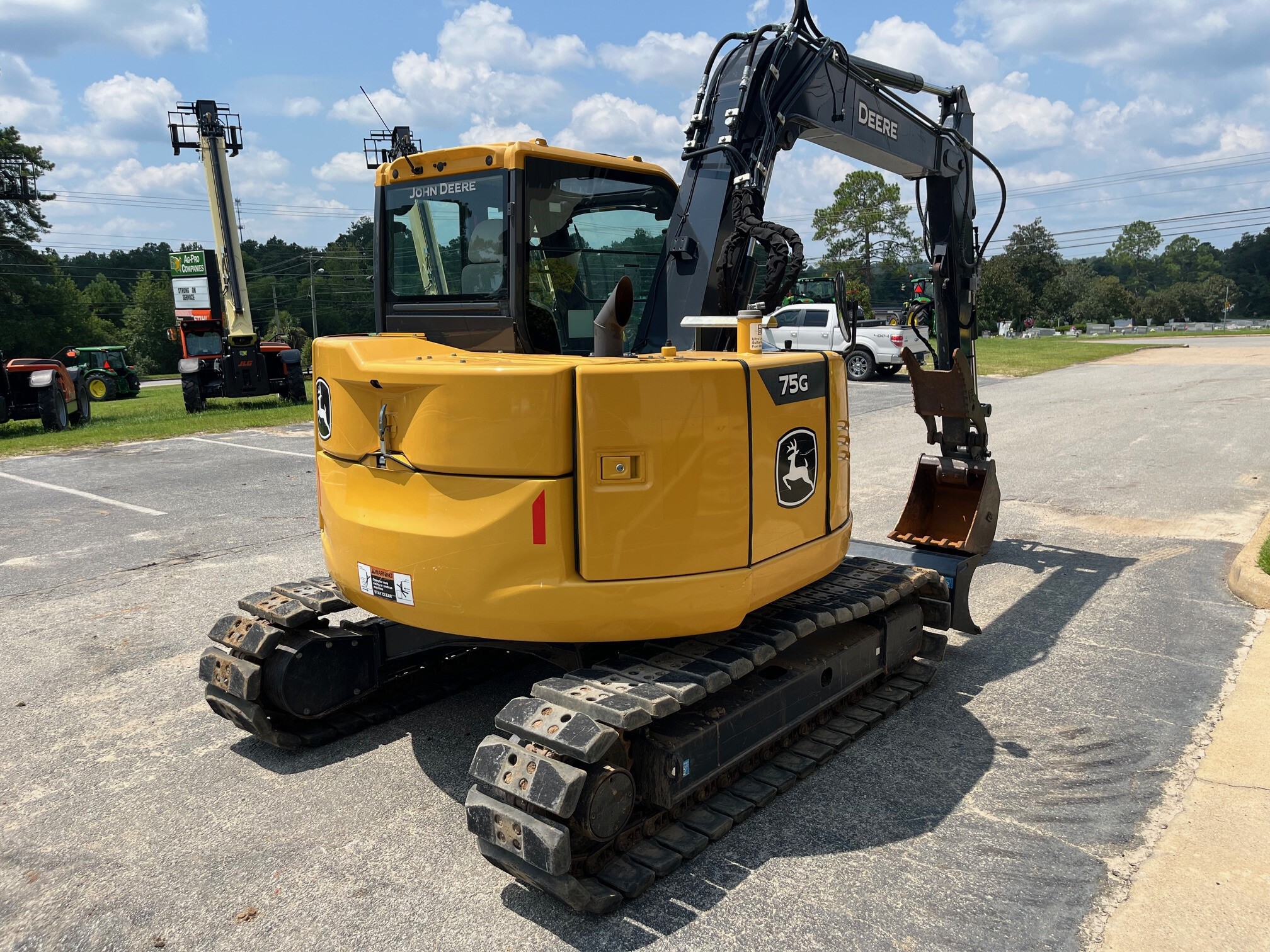 2023 John Deere 75G Image 3