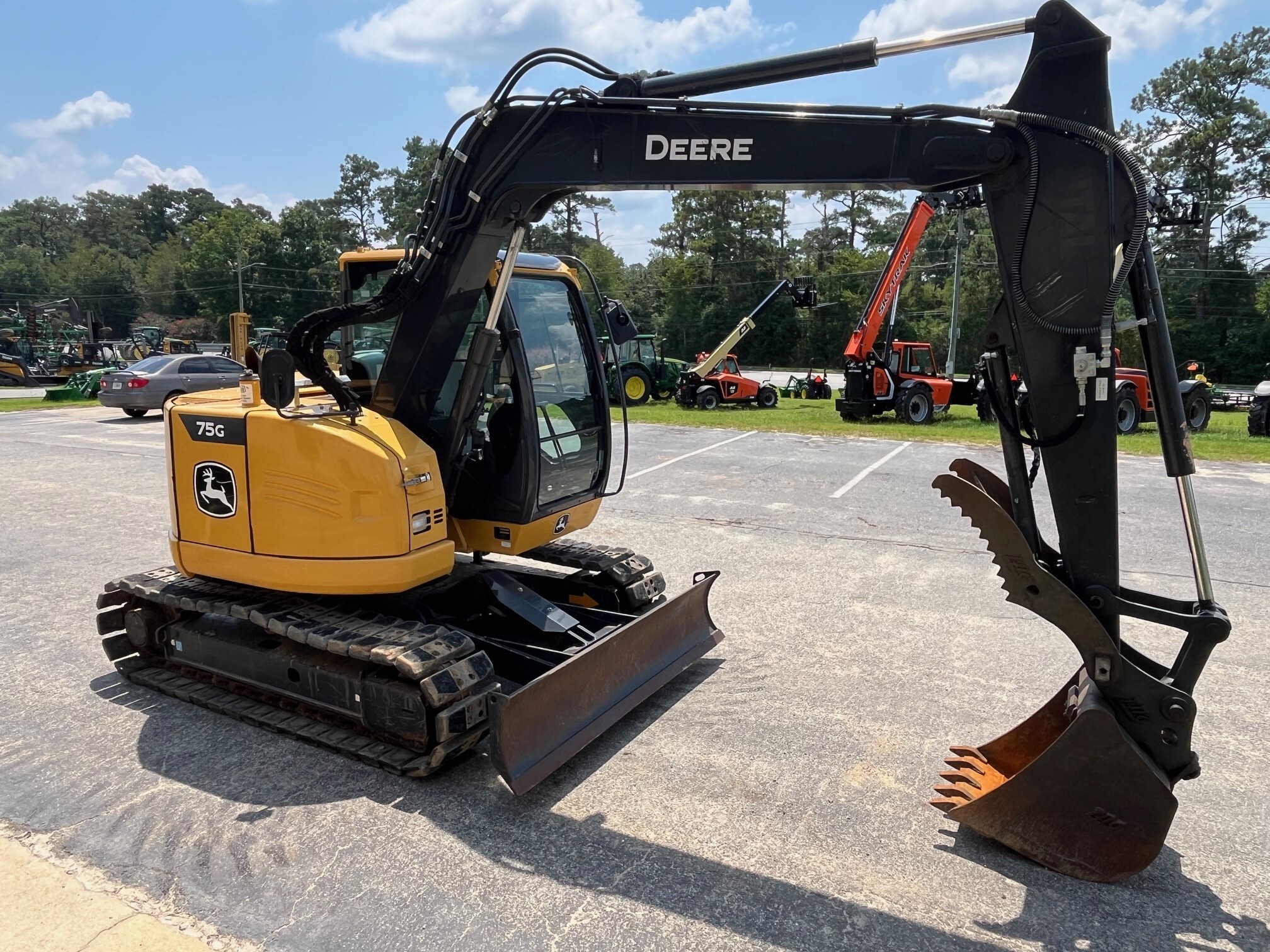 2023 John Deere 75G Image 4