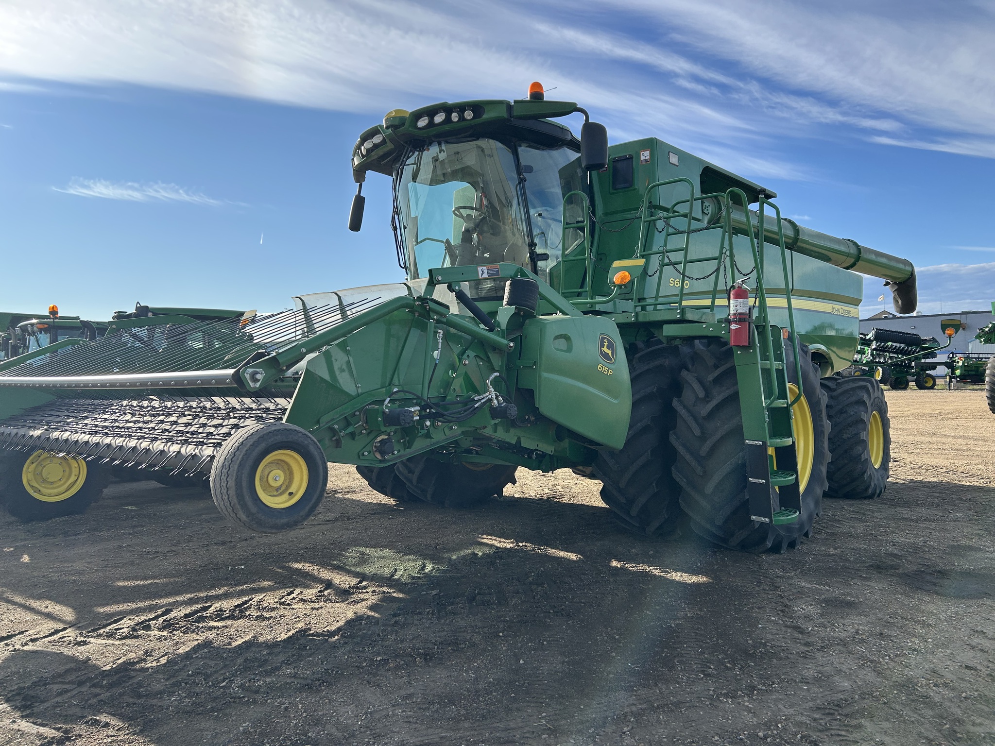 2015 John Deere S680 Image 1